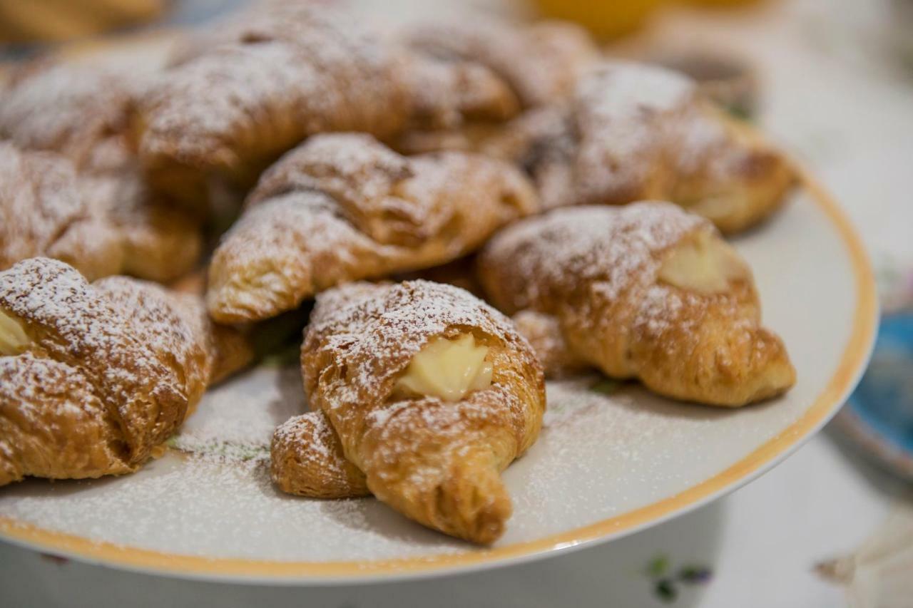 Ad Maiora Bed & Breakfast Salerno Ngoại thất bức ảnh